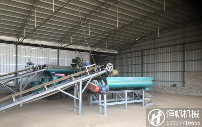 內蒙古年產3萬噸牛糞有機肥造粒線現場(圖2) 內蒙古有機肥生產線