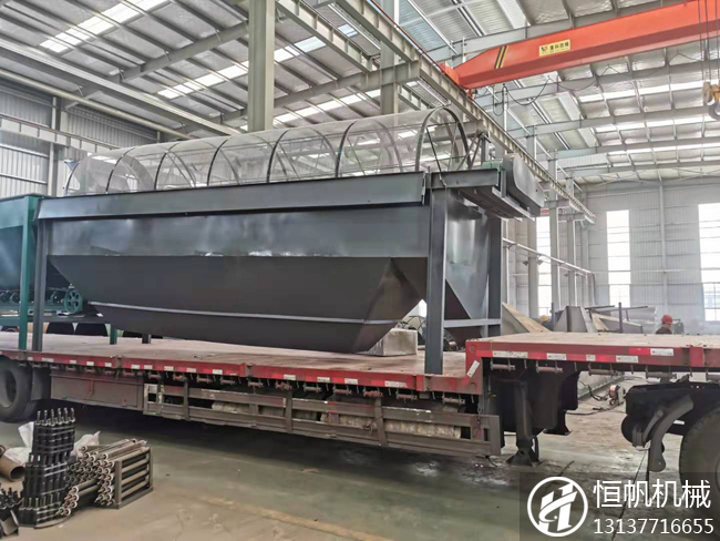 貴州貞豐縣牛糞有機肥粉狀生產線裝車發貨(圖2) 貴州滾筒篩分機