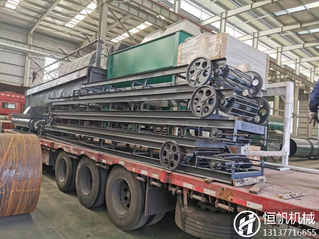 貴州貞豐縣牛糞有機肥粉狀生產線裝車發貨(圖6) 皮帶機