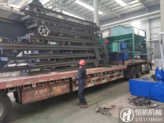 內蒙古年產1萬噸牛糞有機肥顆粒生產線發貨(圖4) 牛糞有機肥生產線設備