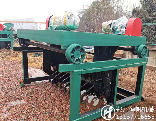 雞羊牛豬糞便制成有機肥需要用到哪些設備?配置一整套生產線需要花費多少錢?(圖2) 槽式翻拋機