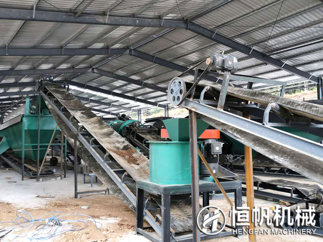 復工復產,年產十五萬噸雞糞有機肥生產設備助力貴州肥料廠區建設(圖6) 貴州有機肥設備安裝現場